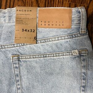 PacSun Men's Relaxed Fit Jeans in Light Blue